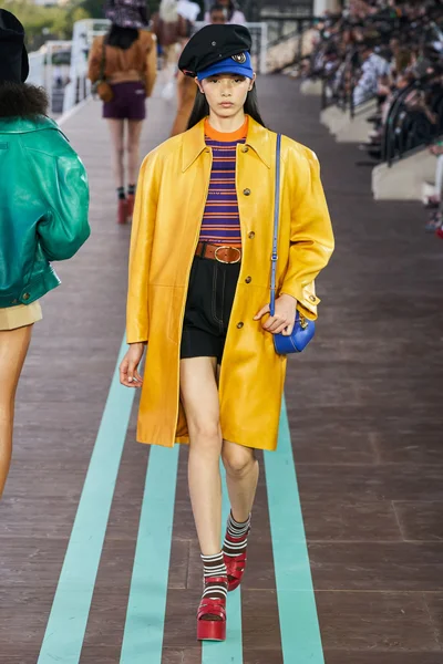 Look 9